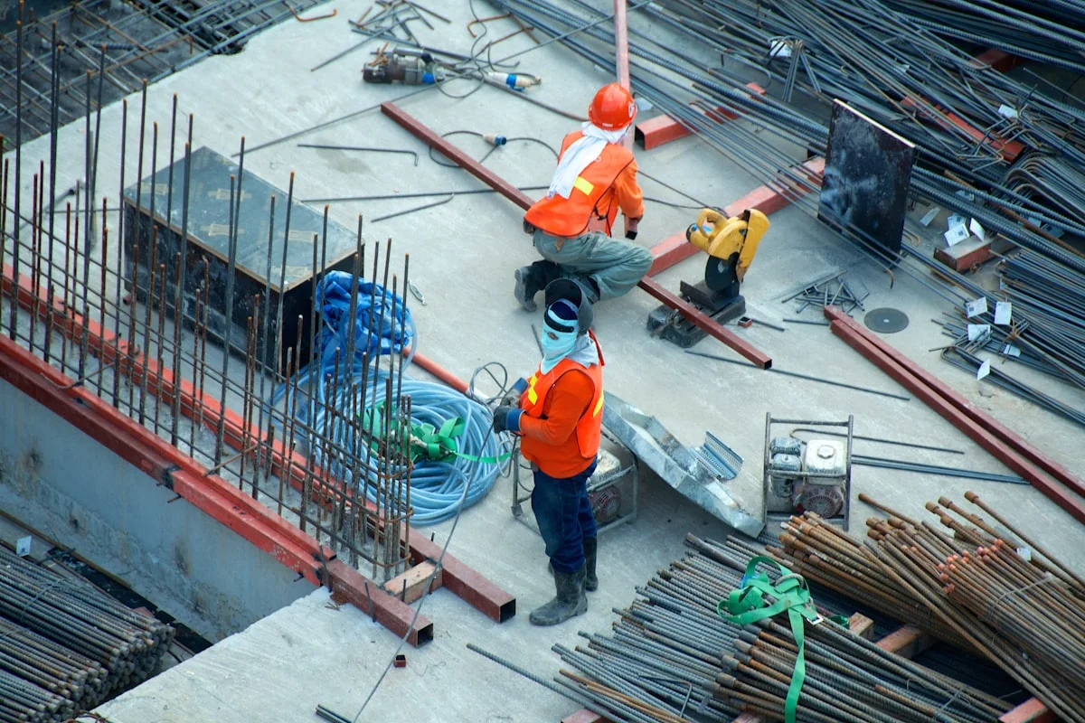 eMonitor GPS tracking dashboard showing construction crew locations and job site attendance